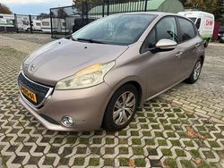 Grijs Gebruikt 2013 Peugeot 208 Access Hatchback | € 4.850 (Super prijs)