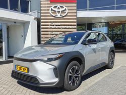 Grijs Gebruikt 2024 Toyota bZ4X Business Edition SUV | € 34.400 (Goede deal)