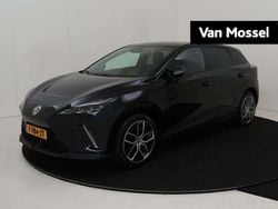 Zwart Gebruikt 2023 MG MG4 EV Trophy Hatchback | € 27.995 (Eerlijke prijs)