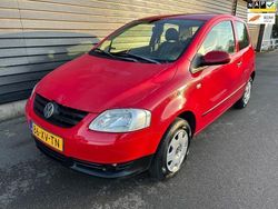 Rood Gebruikt 2007 VW Fox Trendline Hatchback | € 1.195 (Eerlijke prijs)