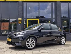 Zwart, metallic lak Gebruikt 2021 Opel Corsa Edition Hatchback | € 13.500 (Eerlijke prijs)
