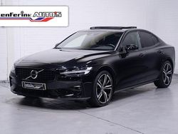 Zwart Gebruikt 2021 Volvo S60 R-Design Sedan | € 29.850 (Eerlijke prijs)