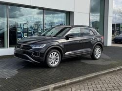 Zwart Nieuw 2024 VW T-Roc Edition SUV | € 40.451 (Eerlijke prijs)