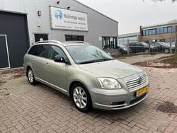 Groen Gebruikt 2005 Toyota Avensis Luna Stationwagen | € 1.399 (Duur)