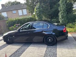 Zwart Gebruikt 2006 BMW 325 Sedan | € 10.500 (Duur)