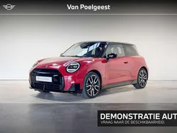 Rood Gebruikt 2025 Mini Cooper SE Hatchback | € 41.740 (Eerlijke prijs)