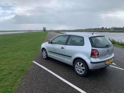 Zilver Gebruikt 2009 VW Polo Trendline Hatchback | € 2.995 (Super prijs)