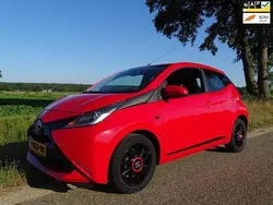 Rood Gebruikt 2014 Toyota Aygo X-play Hatchback | € 7.800 (Iets duurder)