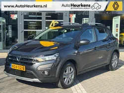Grijs Gebruikt 2022 Dacia Sandero Essentiel Hatchback | € 17.640