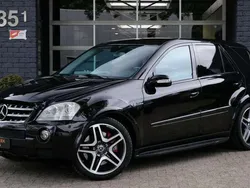 Zwart, metallic lak Gebruikt 2007 Mercedes ML63 AMG AMG SUV | € 21.950