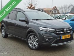 Grijs, metallic lak Gebruikt 2022 Dacia Jogger Comfort MPV | € 18.950 (Eerlijke prijs)