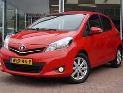 Rood Gebruikt 2014 Toyota Yaris Comfort Hatchback | € 7.450 (Eerlijke prijs)