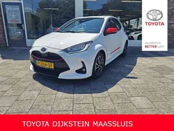 Wit Gebruikt 2022 Toyota Yaris Hybrid Hatchback | € 22.950 (Eerlijke prijs)