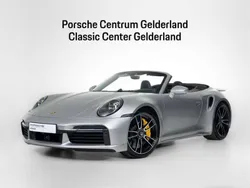Zilver, metallic lak Gebruikt 2020 Porsche 992 Cabriolet | € 219.900 (Eerlijke prijs)