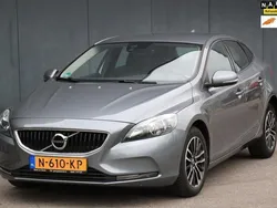 Grijs, metallic lak Gebruikt 2016 Volvo V40 Momentum Stationwagen | € 9.500 (Super prijs)