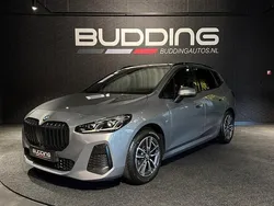 Grijs Gebruikt 2024 BMW 218 M Sport Stationwagen | € 29.950 (Eerlijke prijs)