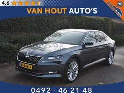 Grijs, metallic lak Gebruikt 2016 Skoda Superb Business Line Hatchback | € 11.950