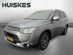 Grijs Gebruikt 2015 Mitsubishi Outlander Edition SUV | € 15.950 (Eerlijke prijs)