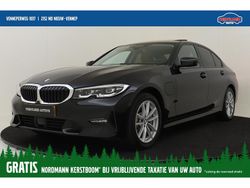 Zwart Gebruikt 2020 BMW 330 Executive Sedan | € 31.890 (Eerlijke prijs)