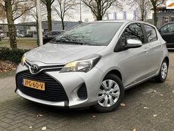 Grijs Gebruikt 2016 Toyota Yaris Live Hatchback | € 8.499 (Goede deal)