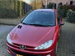 Rood Gebruikt 2005 Peugeot 206 Hatchback | € 850 (Goede deal)