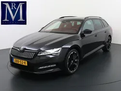 Zwart Gebruikt 2022 Skoda Superb Business Line Stationwagen | € 32.899 (Iets duurder)