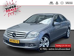 Grijs, metallic lak Gebruikt 2011 Mercedes C180 Avantgarde Sedan | € 12.430 (Eerlijke prijs)