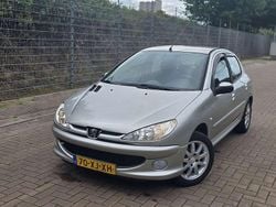 Zilver Gebruikt 2007 Peugeot 206 Forever Hatchback | € 2.150 (Eerlijke prijs)