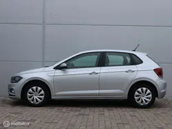 Grijs, metallic lak Gebruikt 2019 VW Polo Comfortline Hatchback | € 10.899 (Goede deal)