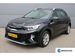 Zwart Gebruikt 2022 Kia Stonic SUV | € 22.900 (Eerlijke prijs)