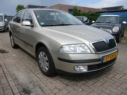 Beige Gebruikt 2006 Skoda Octavia Ambiente Hatchback | € 2.499 (Iets duurder)