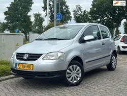 Grijs, metallic lak Gebruikt 2006 VW Fox Trendline Hatchback | € 1.750 (Eerlijke prijs)