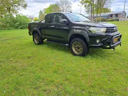 Zwart Gebruikt 2016 Toyota HiLux Pickup | € 26.000 (Goede deal)
