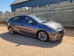 Grijs, metallic lak Gebruikt 2016 Toyota Prius Hatchback | € 13.950 (Eerlijke prijs)