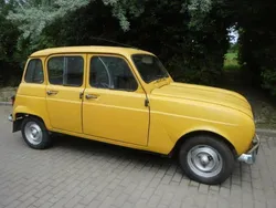 Geel Gebruikt 1969 Renault R4 Sedan | € 2.500