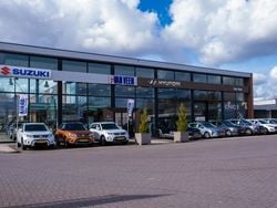 Oranje Gebruikt 2025 Suzuki Swift Comfort Hatchback | € 20.690 (Eerlijke prijs)