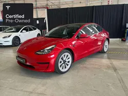 Rood Gebruikt 2021 Tesla Model 3 Sedan | € 25.600 (Eerlijke prijs)