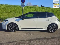 Wit, metallic lak Gebruikt 2019 Toyota Corolla Style Hatchback | € 17.950 (Goede deal)