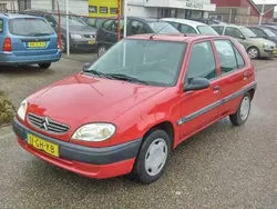 Rood Gebruikt 2000 Citroën Saxo Hatchback | € 950