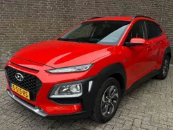 Rood, metallic lak Gebruikt 2019 Hyundai Kona Comfort SUV | € 19.890 (Eerlijke prijs)