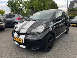 Zwart Gebruikt 2011 Toyota Aygo Hatchback | € 2.199 (Eerlijke prijs)