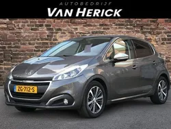 Grijs, metallic lak Gebruikt 2019 Peugeot 208 Allure Hatchback | € 12.445 (Super prijs)