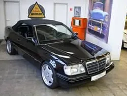 Zwart040 Gebruikt 1995 Mercedes E320 Cabriolet | € 36.990