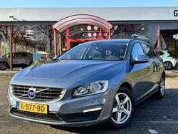 Grijs Gebruikt 2017 Volvo V60 Kinetic Stationwagen | € 12.590 (Iets duurder)