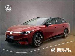 Rood Nieuw 2025 VW ID.7 Pro Stationwagen | € 58.345 (Eerlijke prijs)