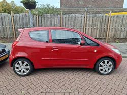 Rood Gebruikt 2006 Mitsubishi Colt Invite Hatchback | € 500