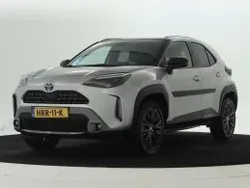 Grijs metallic Gebruikt 2022 Toyota Yaris Cross Limited SUV | € 29.945 (Eerlijke prijs)