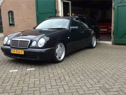 Blauw, metallic lak Gebruikt 1999 Mercedes E55 AMG AMG Stationwagen | € 18.450