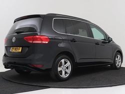 Zwart Gebruikt 2018 VW Touran Comfortline MPV | € 19.799 (Goede deal)