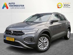 Grijs Gebruikt 2023 VW T-Roc Life SUV | € 22.945 (Goede deal)